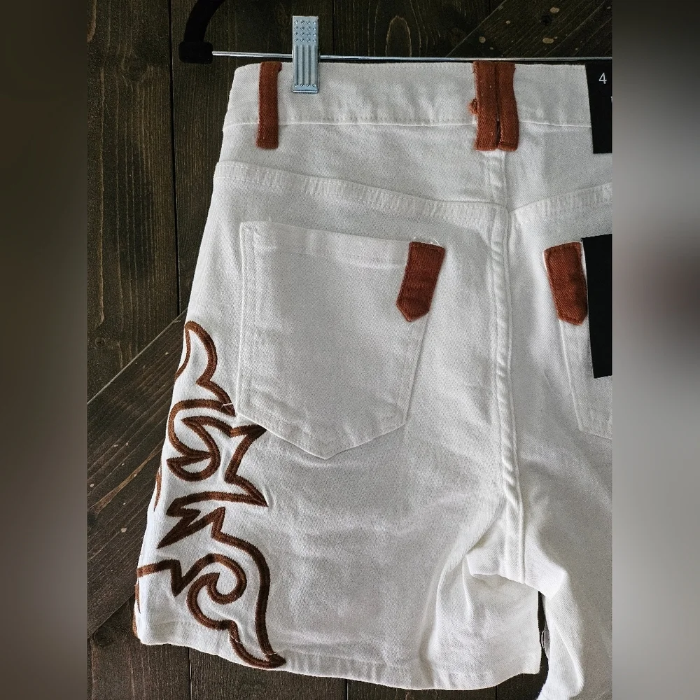 NEW LUCKY & BLESSED Ivory Embroidered Denim Shorts W/ Brown Western Boot-stitch